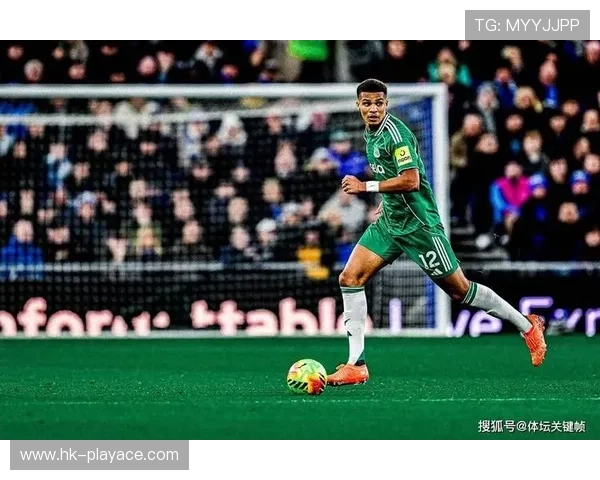 英超训练营新星表现惊艳赢得主帅高度赞扬引发球队内部热议