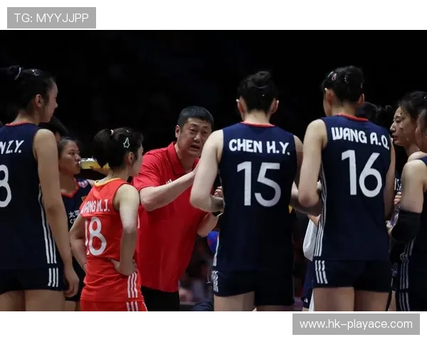 赛后一个拥抱读懂传承龚翔宇紧抱赖亚文定格中国女排精神瞬间力量