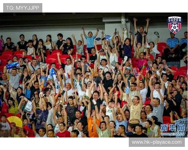 震撼全场！伤病中的逆天救球令观众疯狂欢呼球场沸腾